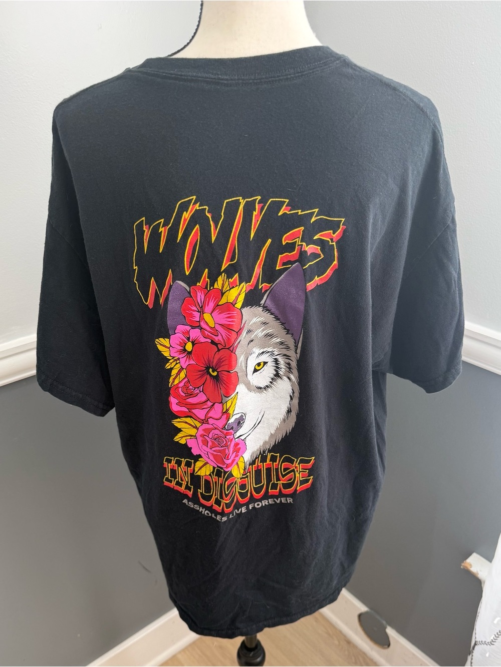 Assholes Live Forever Black Graphic 'Wolves in Disguise' Short-Sleeve Tee XL